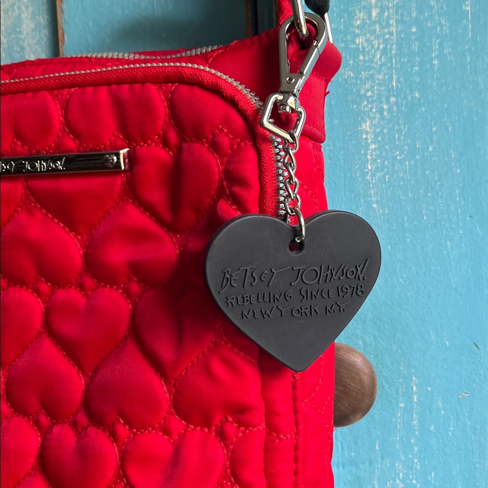 Betsey Johnson Red Heart Crossbody Bag - Picture 3 of 5